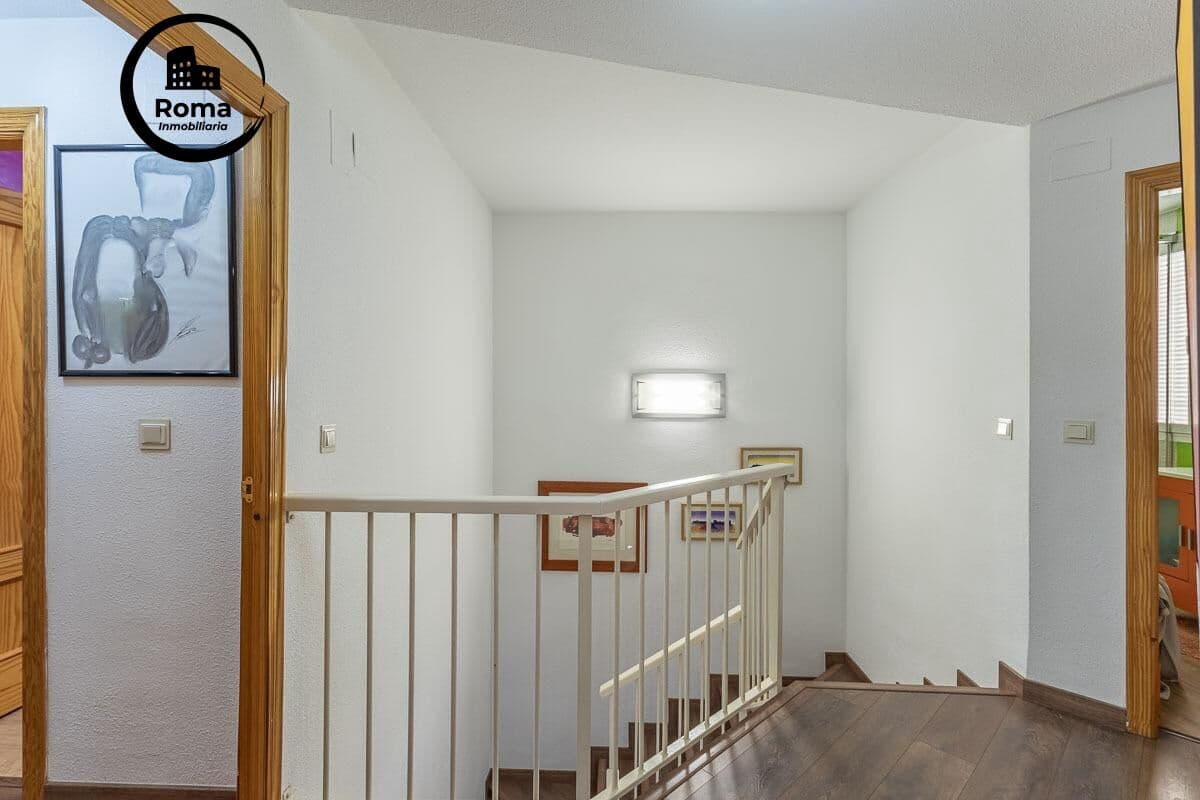 5 chambre Villa/Maison Mitoyenne à vendre à Ogijares avec garage - 339 000 € (Ref: 9679960)