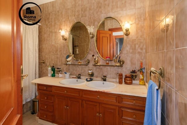 10 sypialnia Apartament na sprzedaż w Baza - 260 000 € (Ref: 9684124)