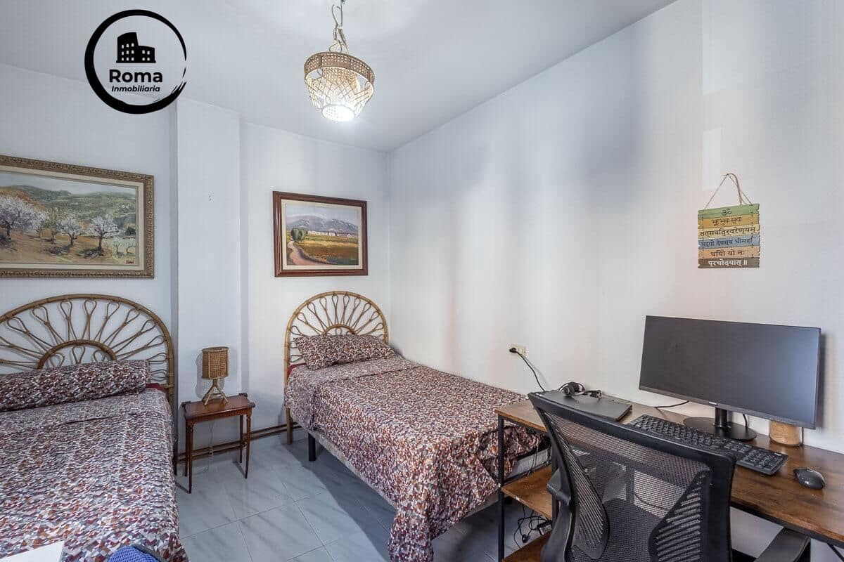 4 sovrum Lägenhet till salu i Granada stad med garage - 269 000 € (Ref: 9686571)