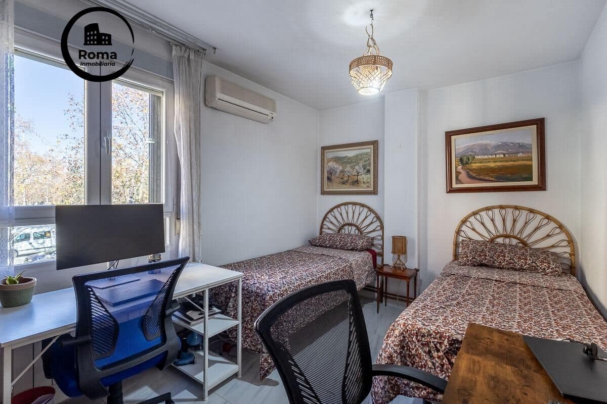 4 sovrum Lägenhet till salu i Granada stad med garage - 269 000 € (Ref: 9686571)