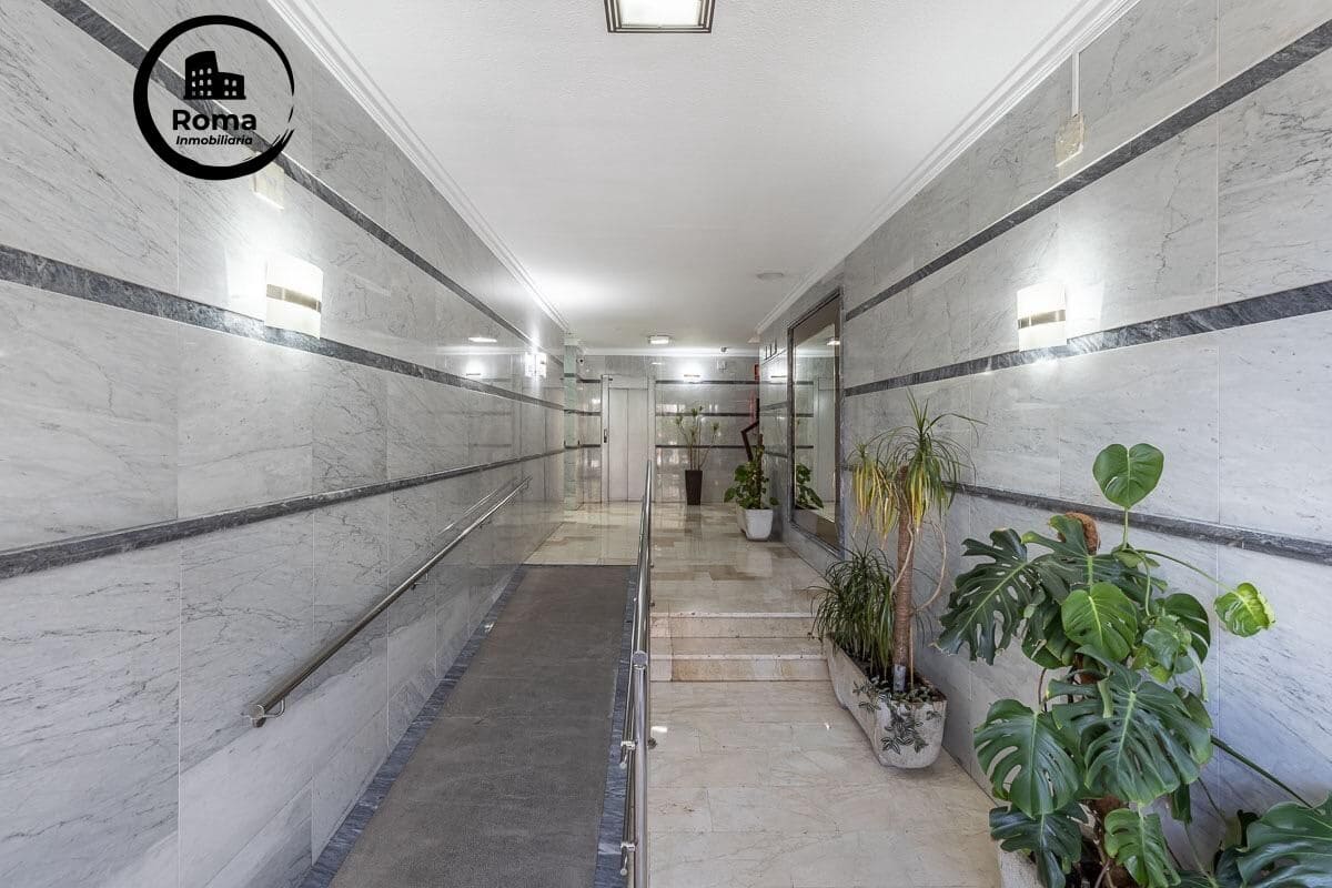 4 sovrum Lägenhet till salu i Granada stad med garage - 269 000 € (Ref: 9686571)