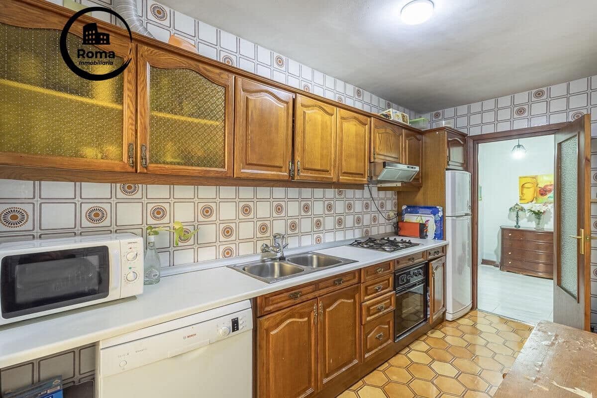 4 sovrum Lägenhet till salu i Granada stad med garage - 269 000 € (Ref: 9686571)