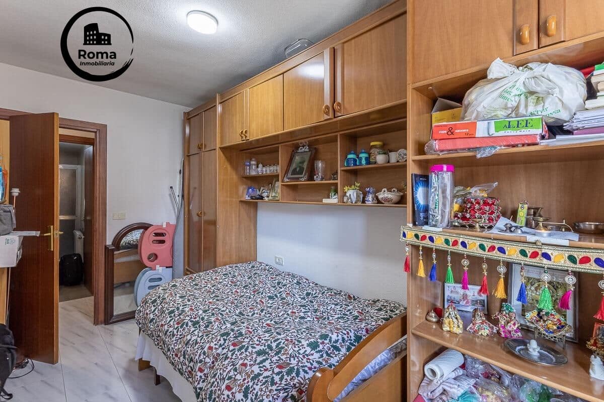 4 sovrum Lägenhet till salu i Granada stad med garage - 269 000 € (Ref: 9686571)