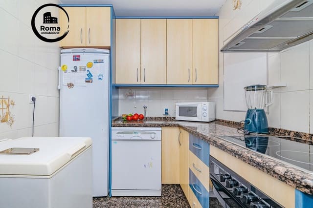 3 makuuhuone Rivitalo myytävänä paikassa La Zubia - 165 000 € (Ref: 9686574)