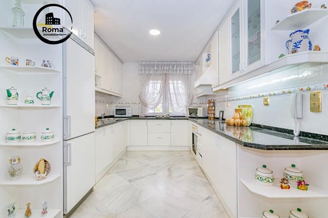 5 slaapkamer Villa te koop in La Zubia met zwembad garage - € 1.190.000 (Ref: 9686575)