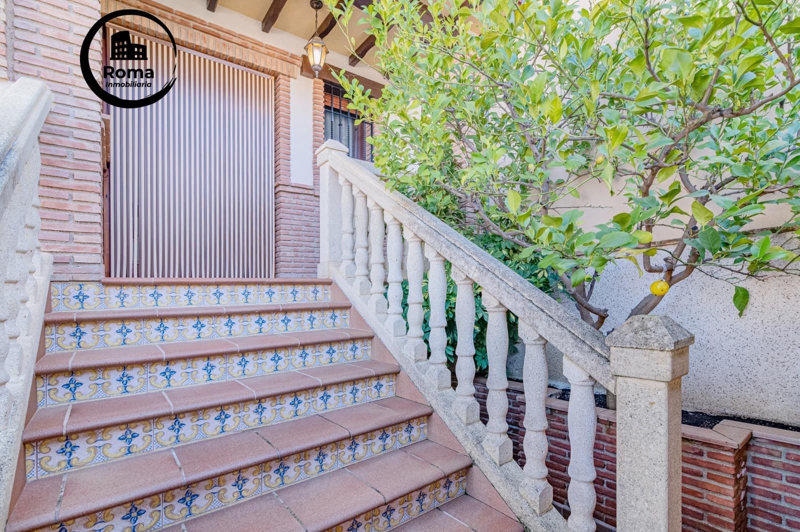 4 soverom Rekkehus til salgs i La Zubia med svømmebasseng garasje - € 370 000 (Ref: 9686576)