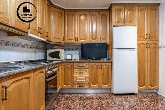 3 soveværelse Lejlighed til salg i Centro, Granada by - € 290.000 (Ref: 9686579)