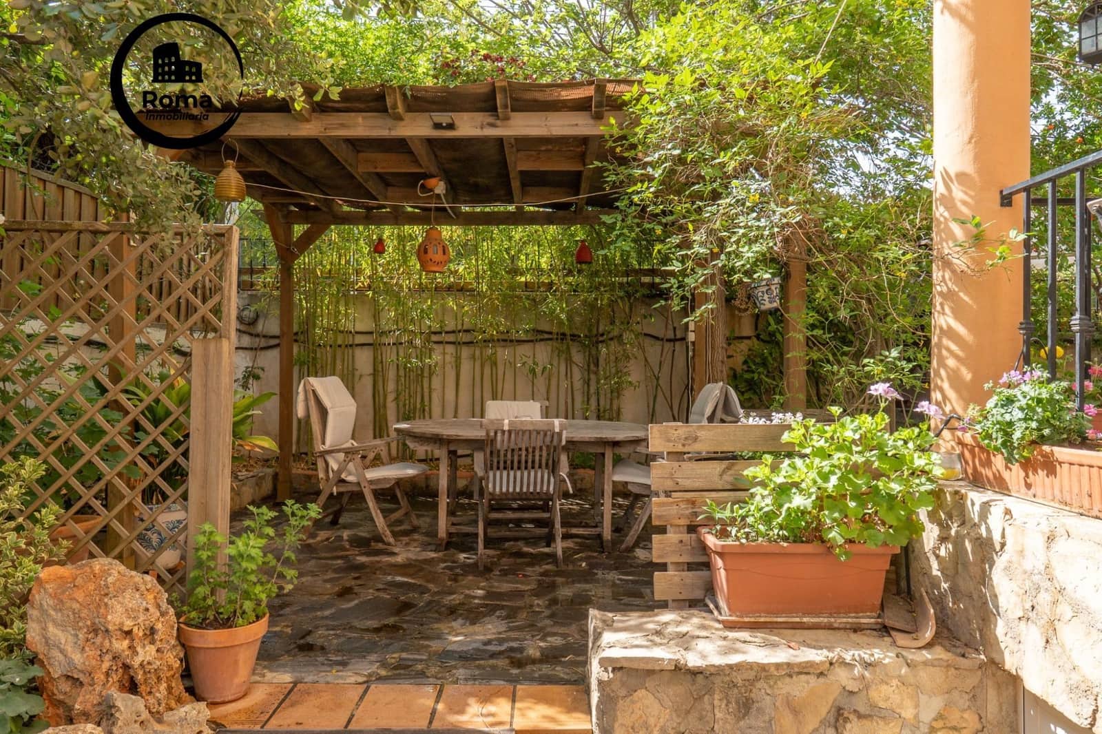 3 soveværelse Villa til salg i La Zubia med swimmingpool garage - € 350.000 (Ref: 9690904)