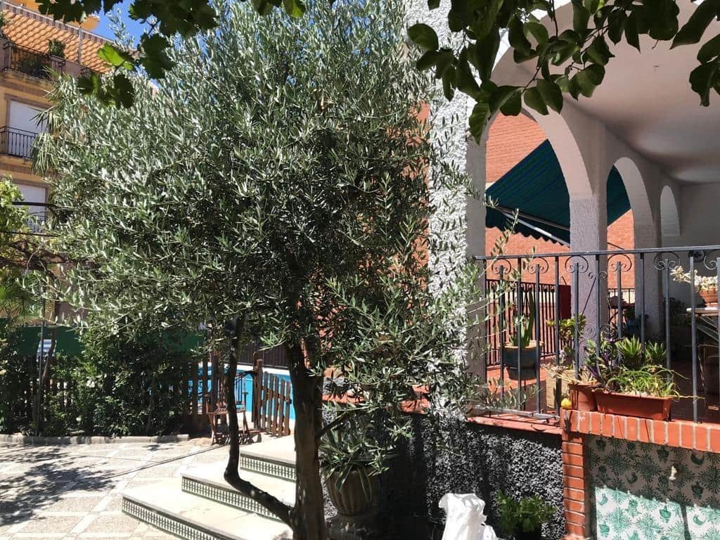 5 soveværelse Villa til salg i La Zubia med garage - € 460.000 (Ref: 9690906)