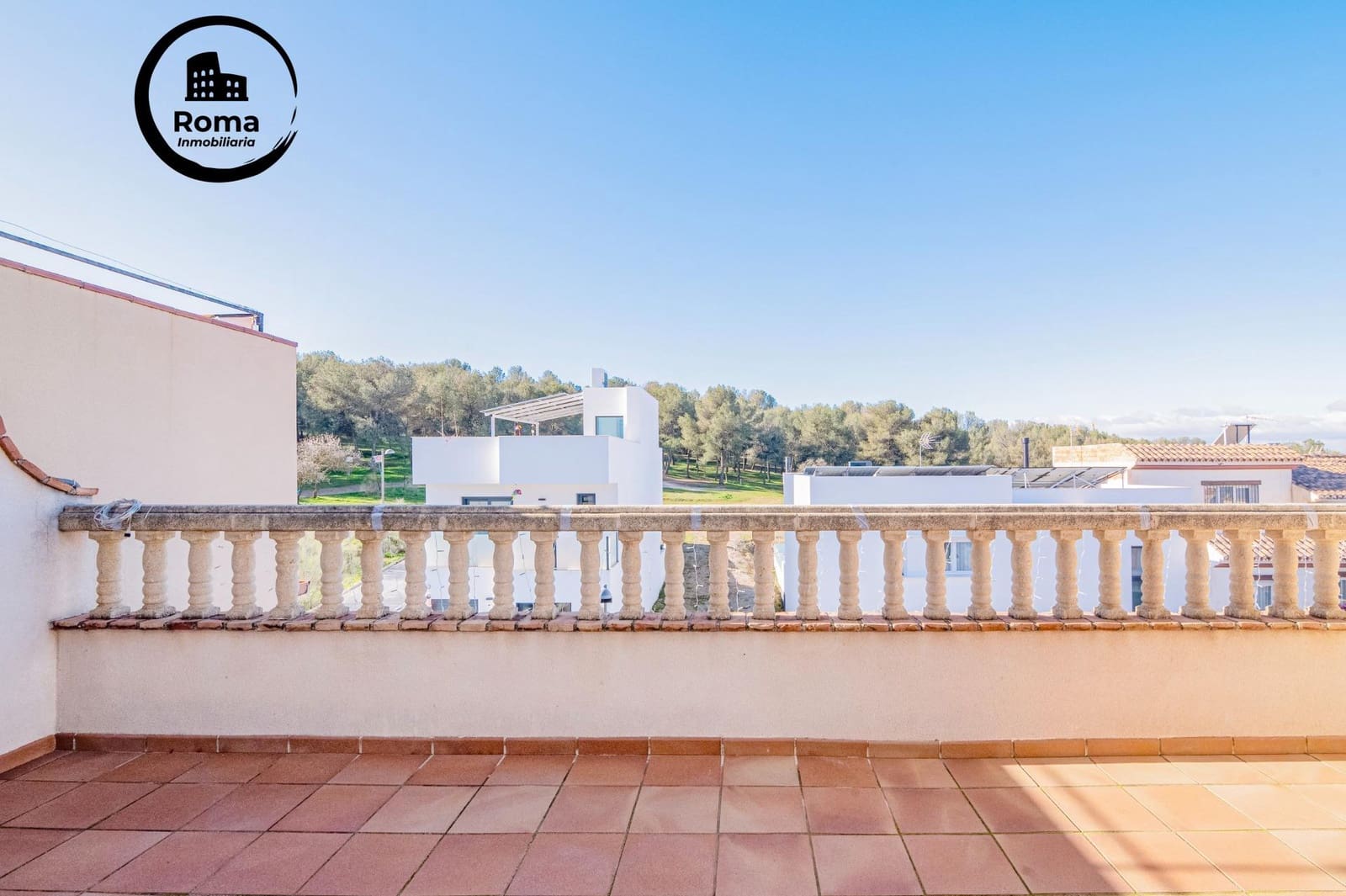 4 bedroom Terraced Villa for sale in La Zubia with pool garage - € 370,000 (Ref: 9690909)