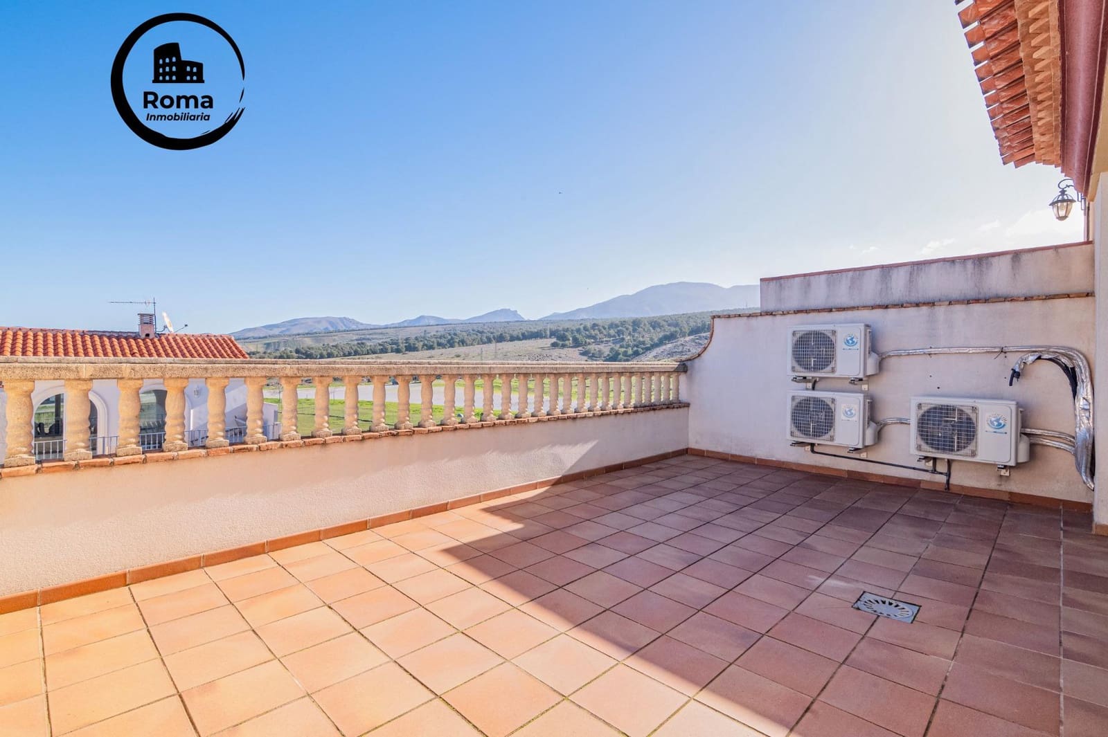 4 bedroom Terraced Villa for sale in La Zubia with pool garage - € 370,000 (Ref: 9690909)