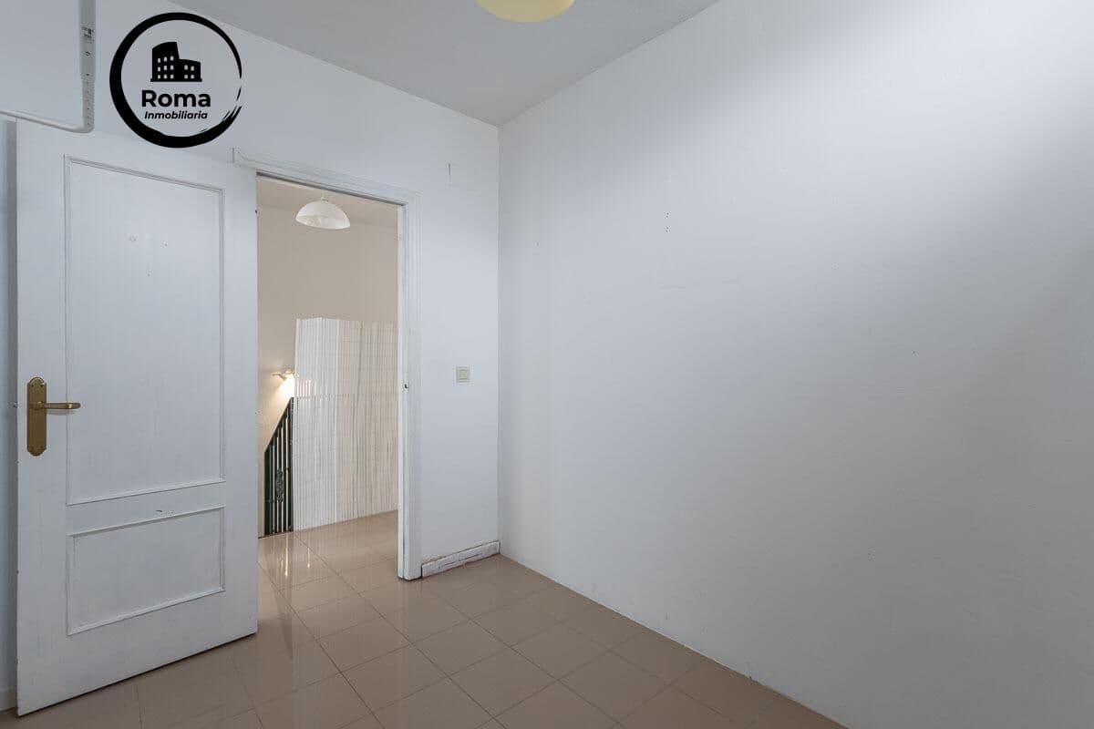 4 bedroom Terraced Villa for sale in La Zubia with garage - € 220,000 (Ref: 9690912)