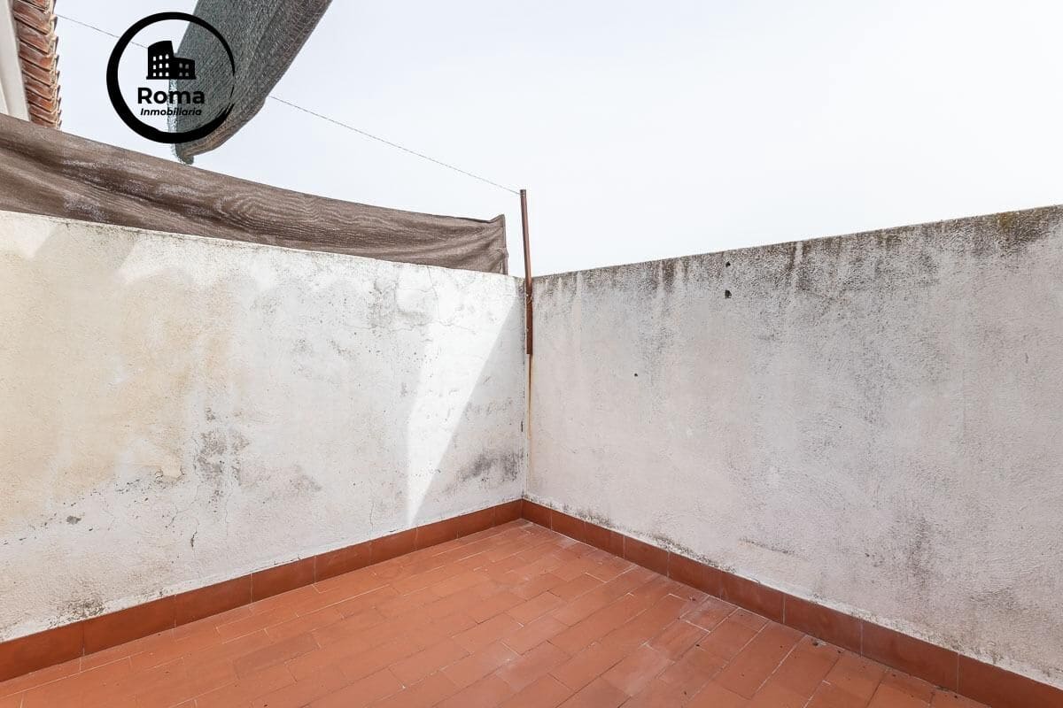 4 bedroom Terraced Villa for sale in La Zubia with garage - € 220,000 (Ref: 9690912)