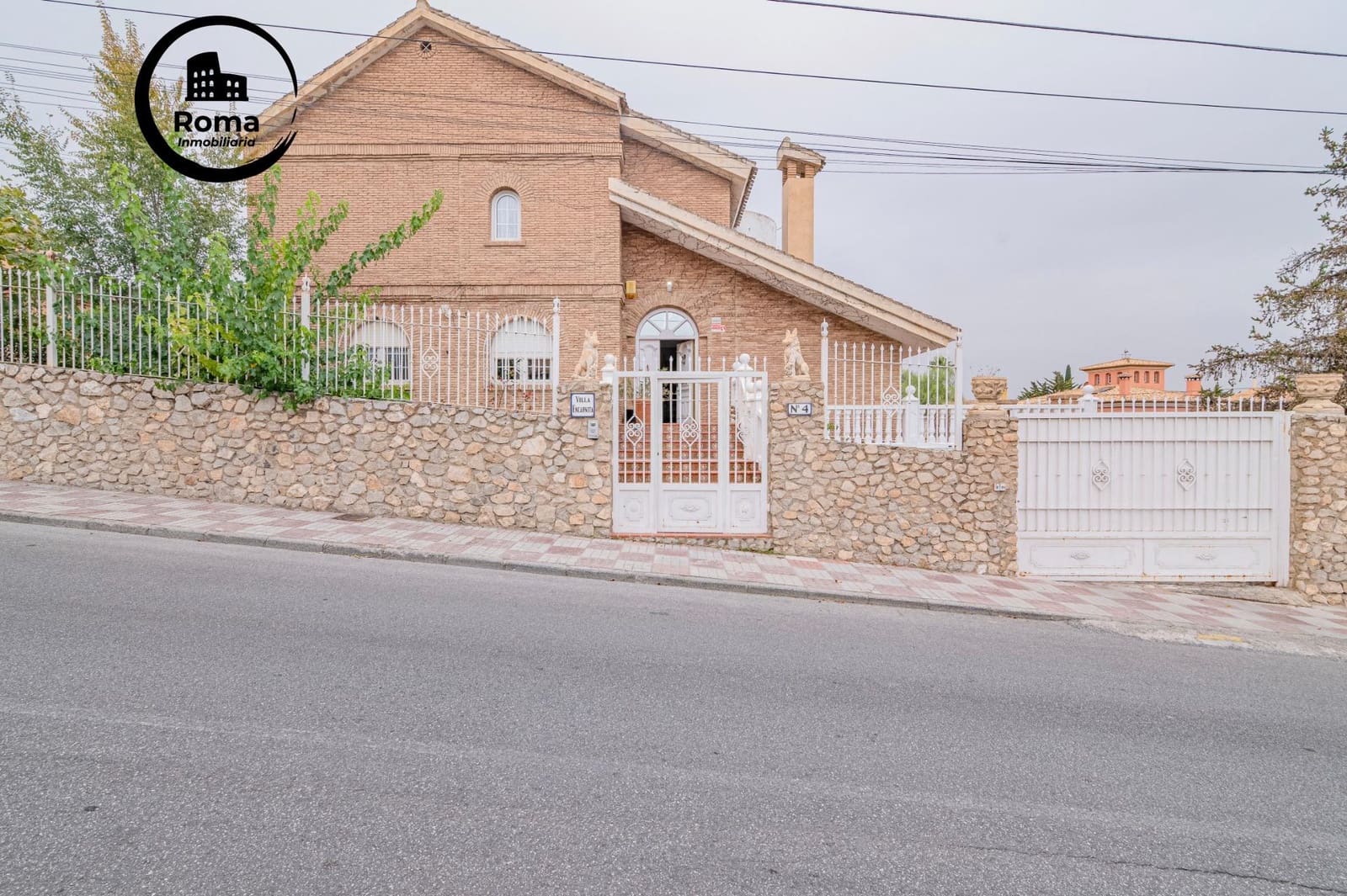 5 soveværelse Villa til salg i La Zubia med swimmingpool garage - € 1.190.000 (Ref: 9690915)