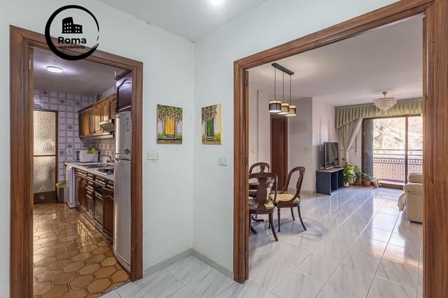 4 soveværelse Lejlighed til salg i Granada by med garage - € 269.000 (Ref: 9690921)