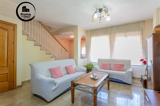 3 slaapkamer Rijtjeshuis te koop in Granada stad met garage - € 290.000 (Ref: 9690923)