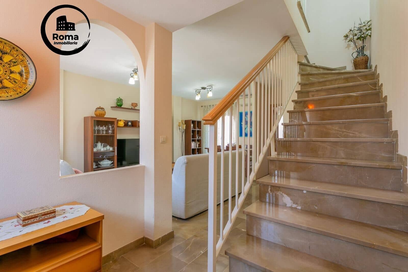 3 slaapkamer Rijtjeshuis te koop in Granada stad met garage - € 290.000 (Ref: 9690923)