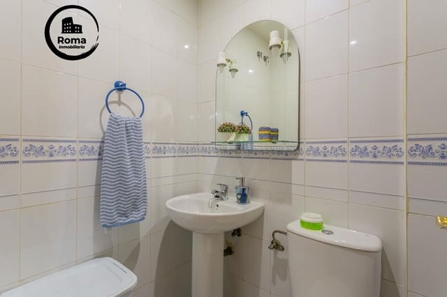 3 slaapkamer Rijtjeshuis te koop in Granada stad met garage - € 290.000 (Ref: 9690923)