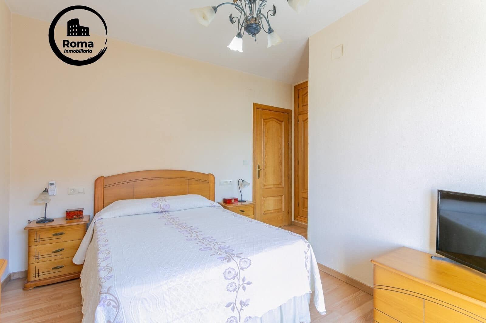 3 slaapkamer Rijtjeshuis te koop in Granada stad met garage - € 290.000 (Ref: 9690923)