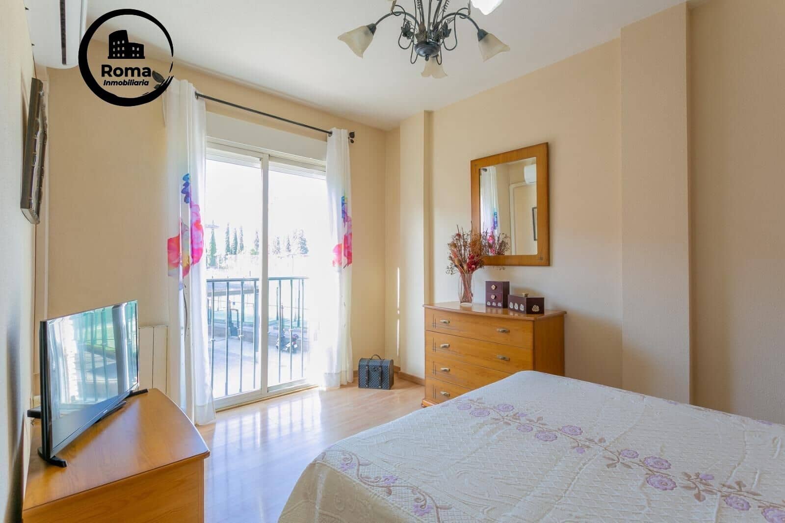 3 slaapkamer Rijtjeshuis te koop in Granada stad met garage - € 290.000 (Ref: 9690923)