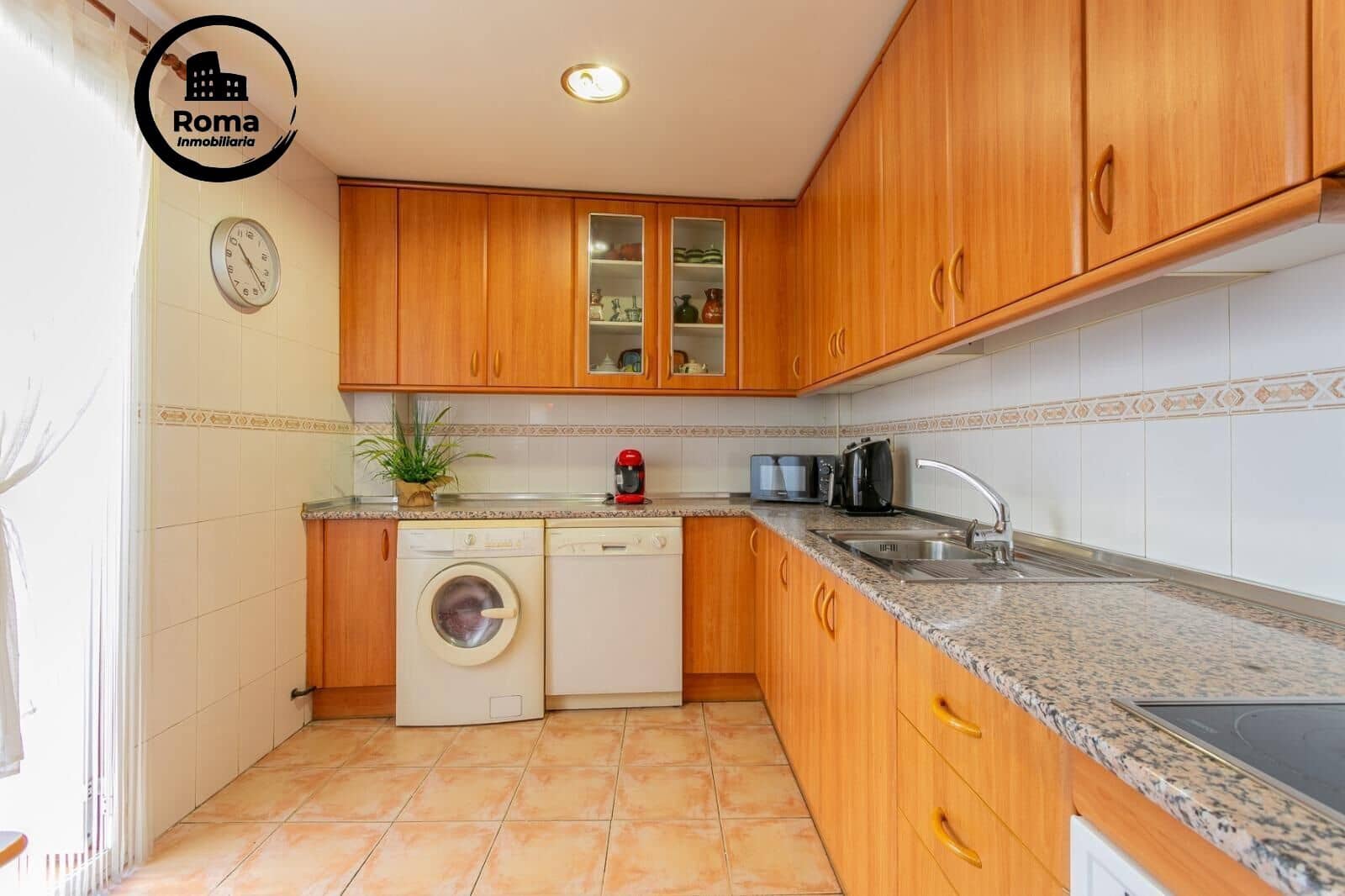 3 slaapkamer Rijtjeshuis te koop in Granada stad met garage - € 290.000 (Ref: 9690923)