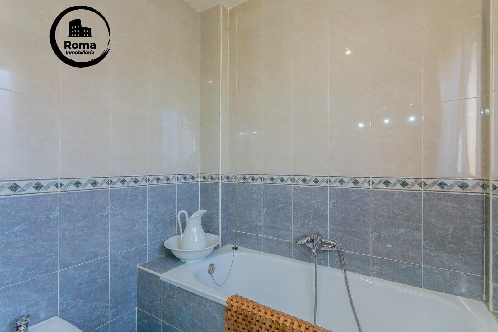 3 slaapkamer Rijtjeshuis te koop in Granada stad met garage - € 290.000 (Ref: 9690923)