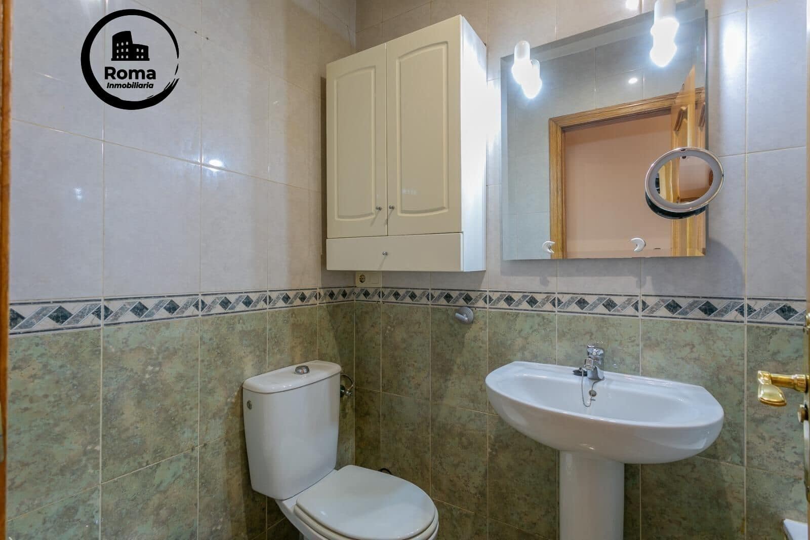 3 slaapkamer Rijtjeshuis te koop in Granada stad met garage - € 290.000 (Ref: 9690923)