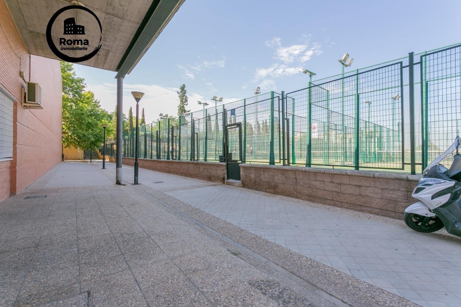 3 slaapkamer Rijtjeshuis te koop in Granada stad met garage - € 290.000 (Ref: 9690923)