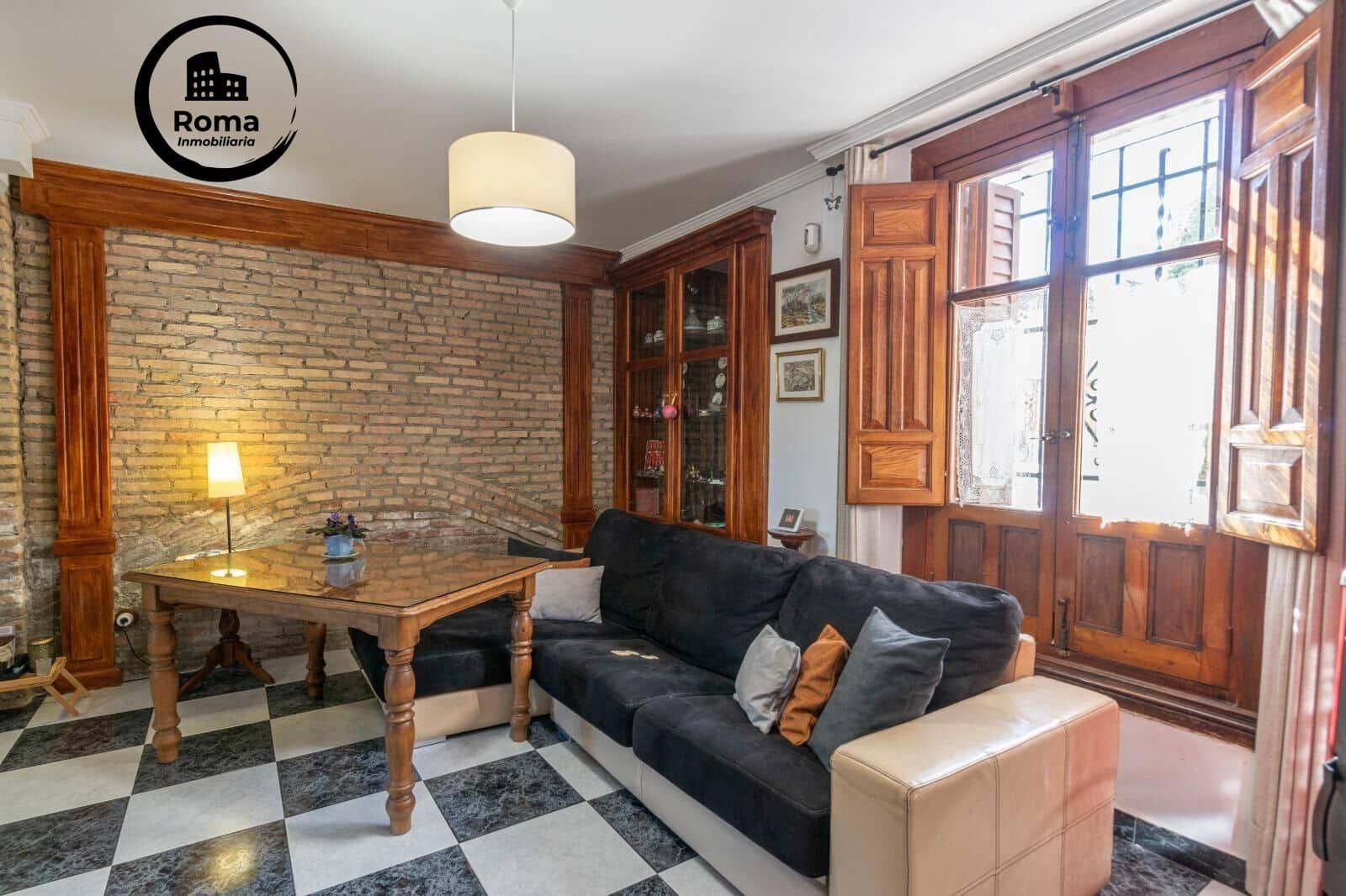 5 soveværelse Villa til salg i Granada by med swimmingpool - € 350.000 (Ref: 9690925)