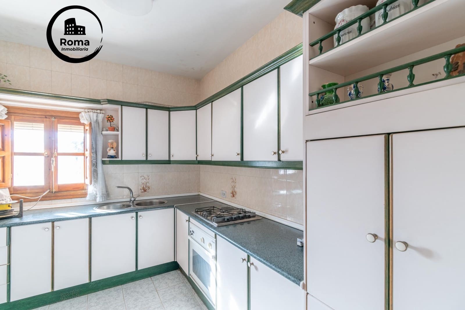 8 slaapkamer Villa te koop in Ambroz - € 290.000 (Ref: 9690927)