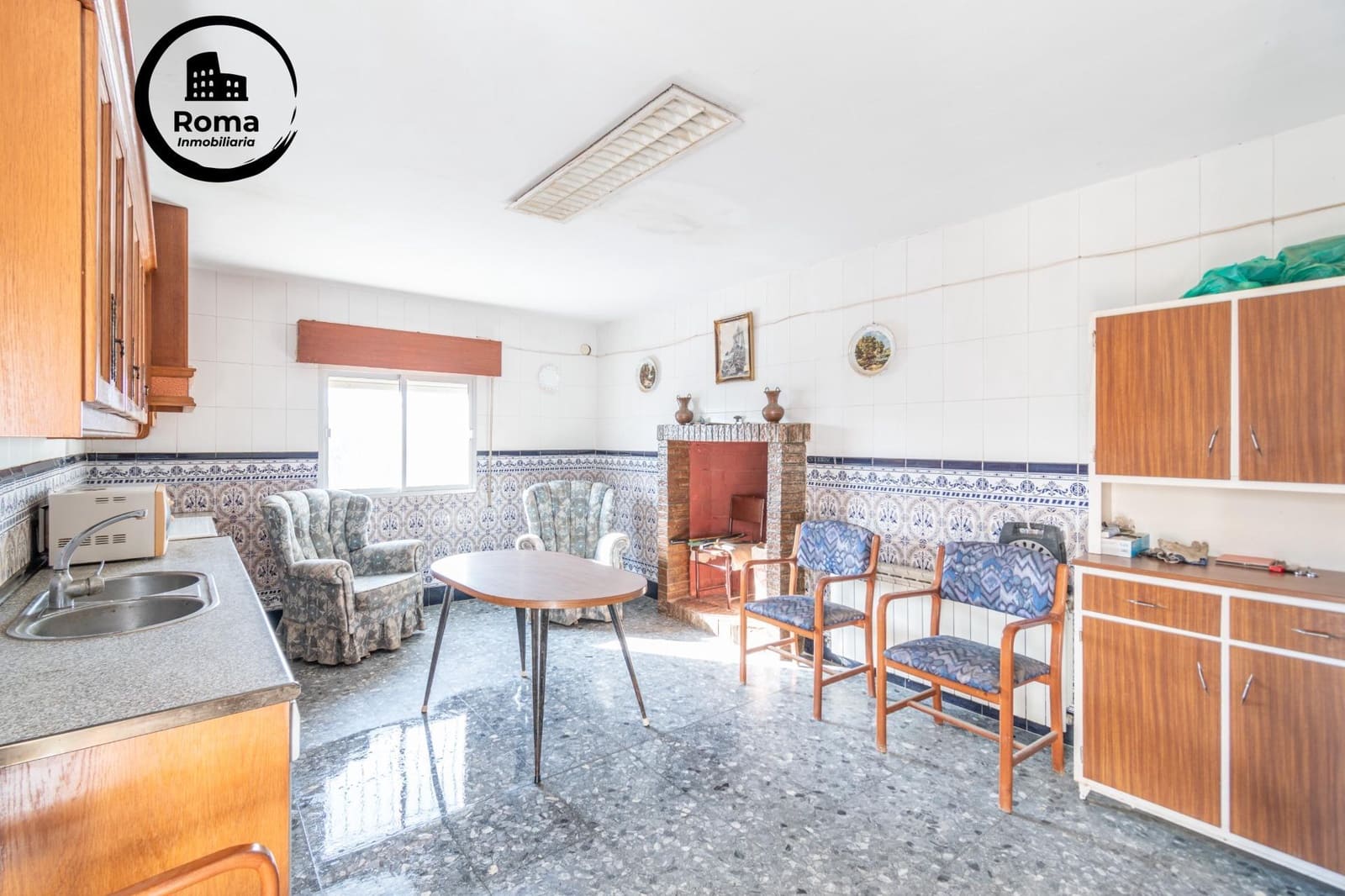 8 slaapkamer Villa te koop in Ambroz - € 290.000 (Ref: 9690927)