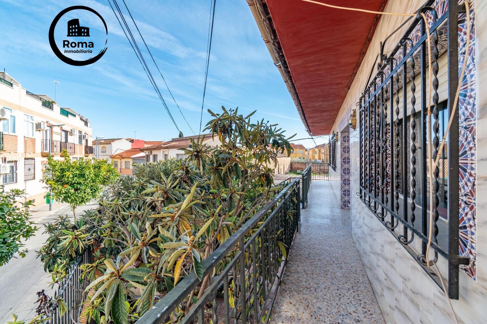 8 slaapkamer Villa te koop in Ambroz - € 290.000 (Ref: 9690927)