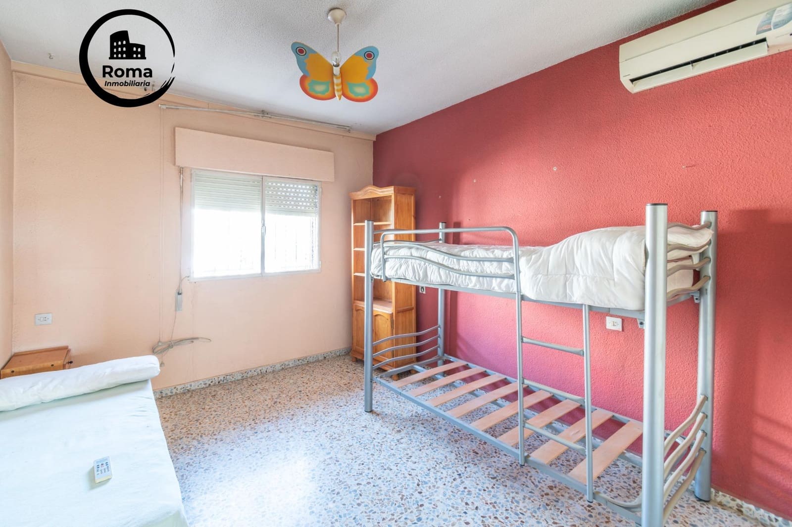 8 slaapkamer Villa te koop in Ambroz - € 290.000 (Ref: 9690927)