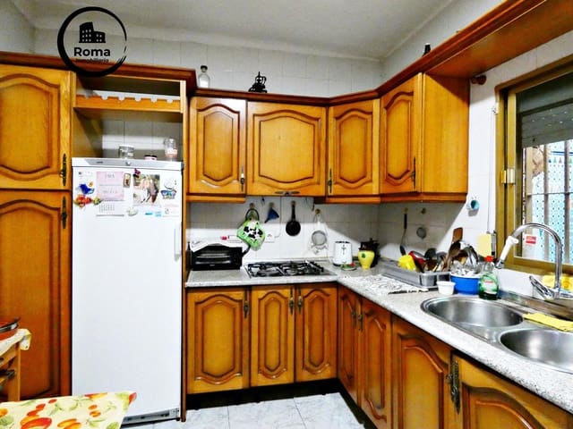 3 soveværelse Rækkehus til salg i Granada by - € 180.000 (Ref: 9690929)