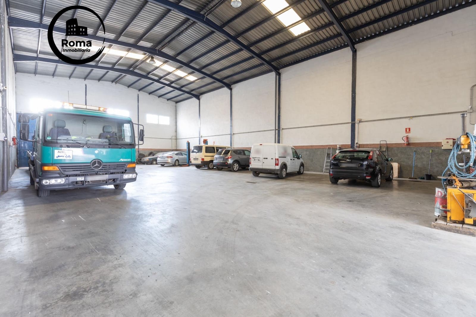 Entreprise à vendre à Loja - 590 000 € (Ref: 9715031)