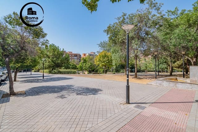 Virksomhed til salg i Camino de Ronda - Rosaleda, Granada by med garage - € 350.000 (Ref: 9715040)