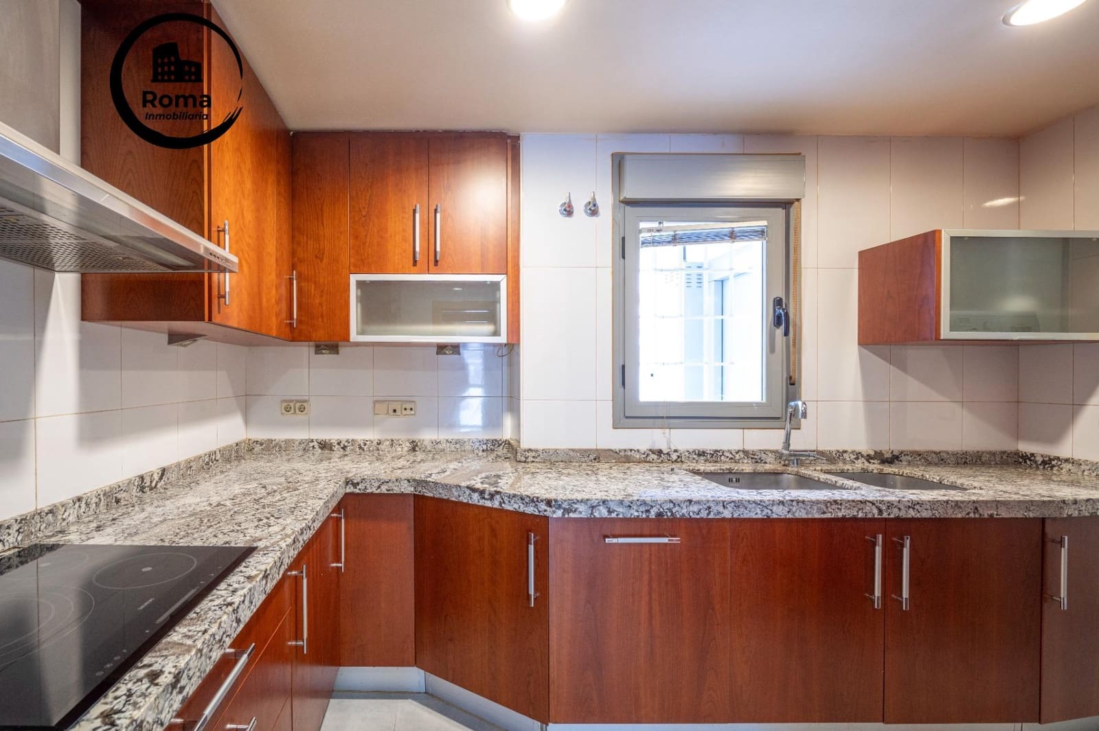 5 slaapkamer Flat te koop in Granada stad met garage - € 358.000 (Ref: 9715042)