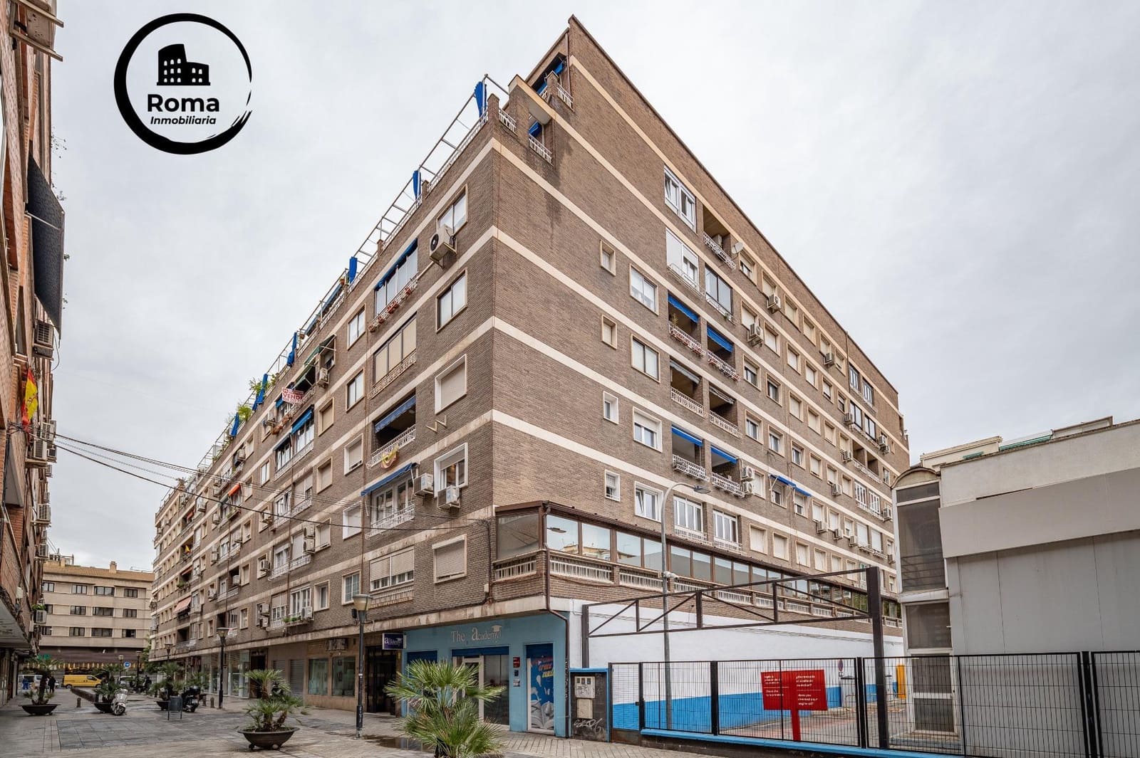 Piso de 4 habitaciones en Granada ciudad en venta con garaje - 375.000 € (Ref: 9715043)