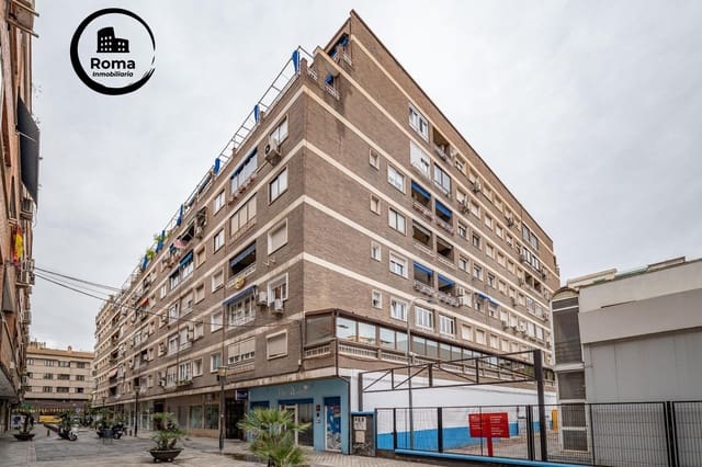 Piso de 4 habitaciones en Granada ciudad en venta con garaje - 375.000 € (Ref: 9715043)