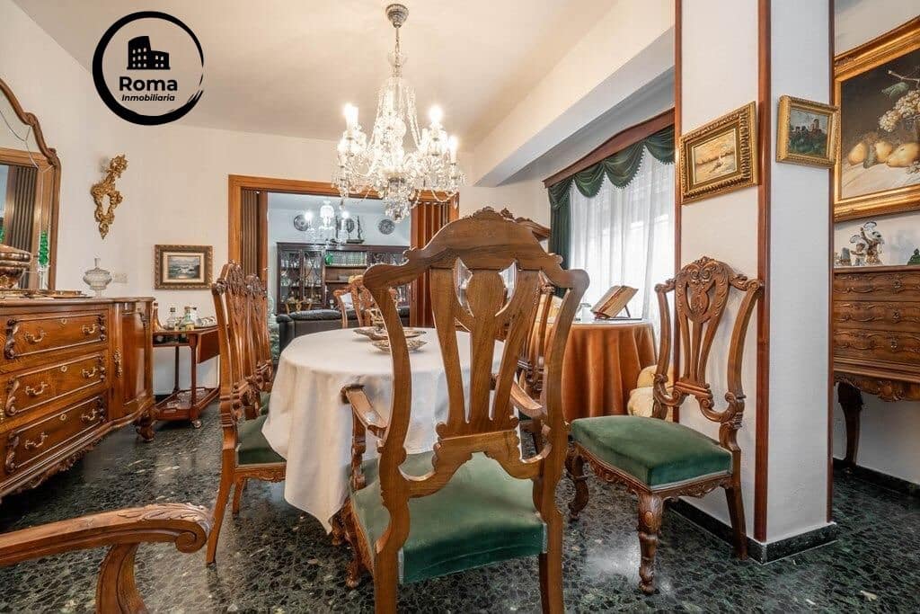4 bedroom Flat for sale in Granada city with garage - € 410,000 (Ref: 9715044)