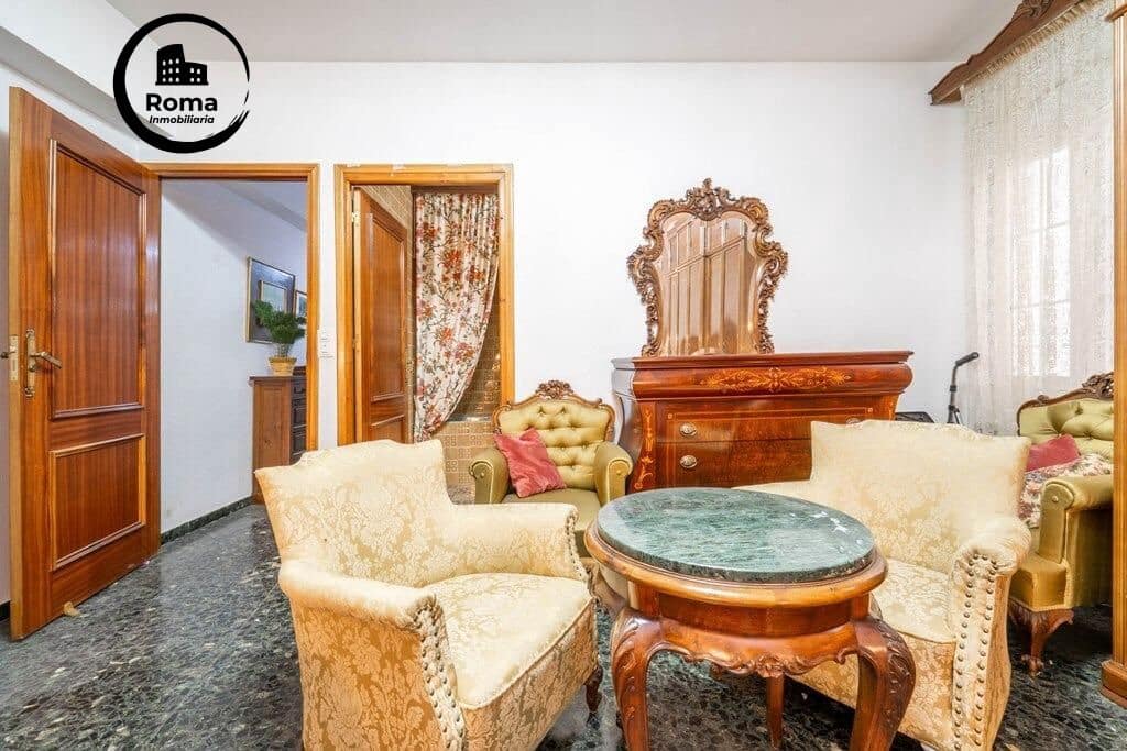 4 bedroom Flat for sale in Granada city with garage - € 410,000 (Ref: 9715044)