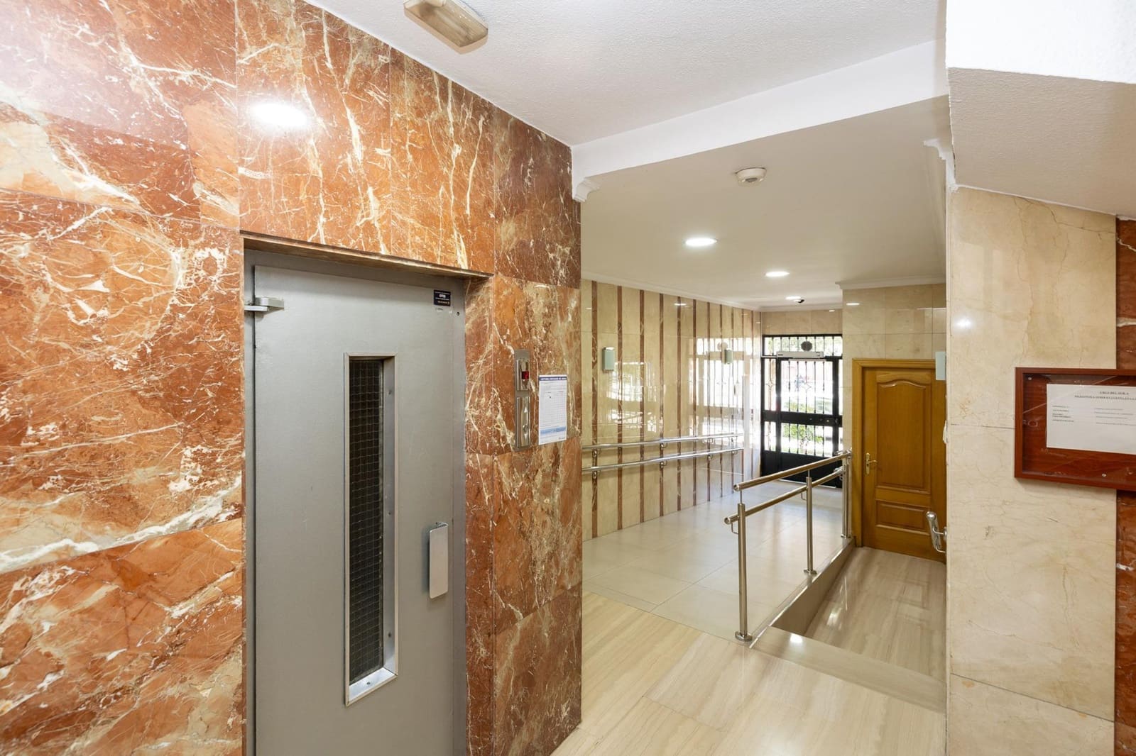 3 slaapkamer Flat te koop in Granada stad - € 245.000 (Ref: 9720105)