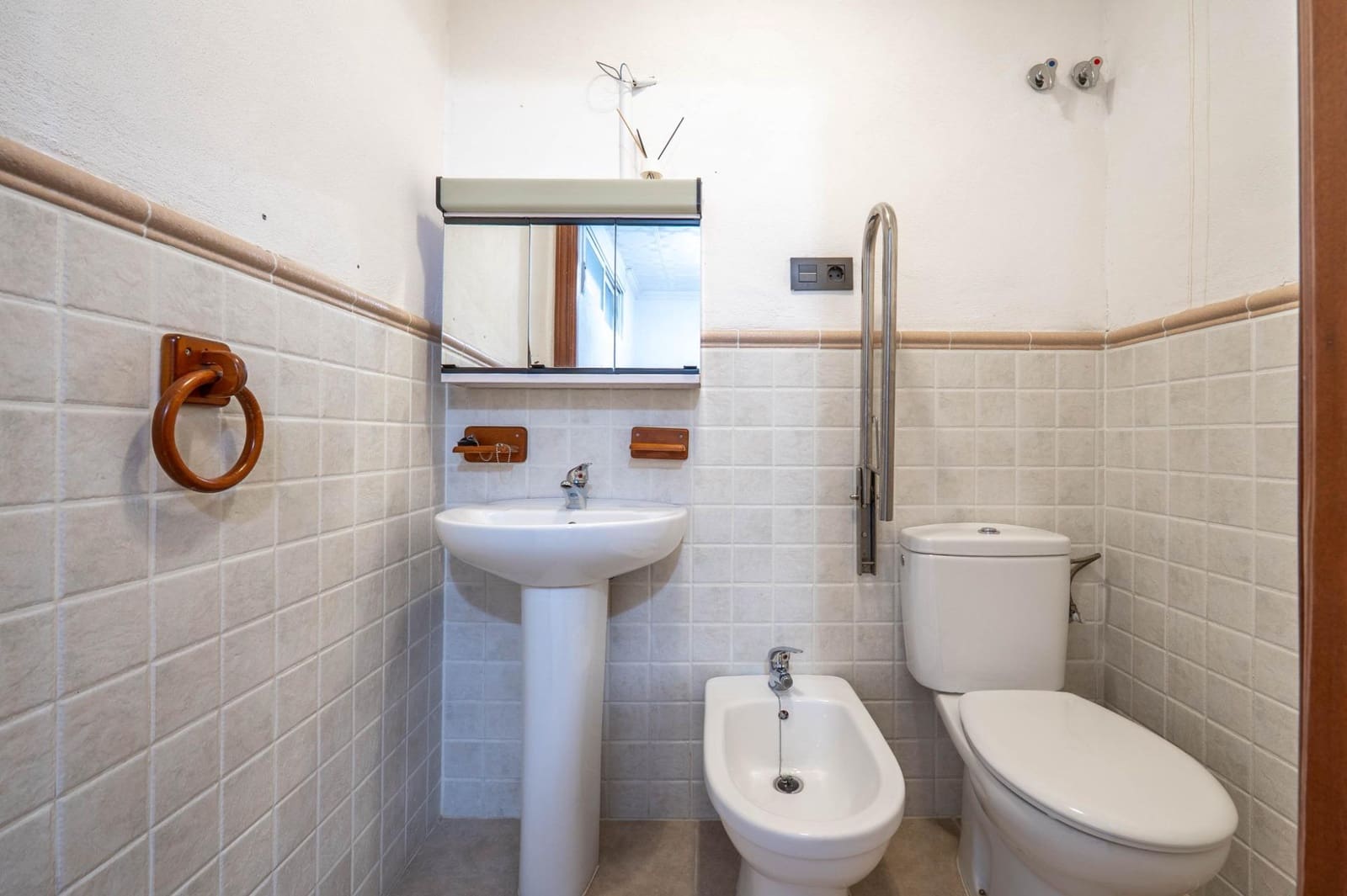 4 sypialnia Dom blizniak na sprzedaż w Huetor Vega z basenem - 315 000 € (Ref: 9720117)