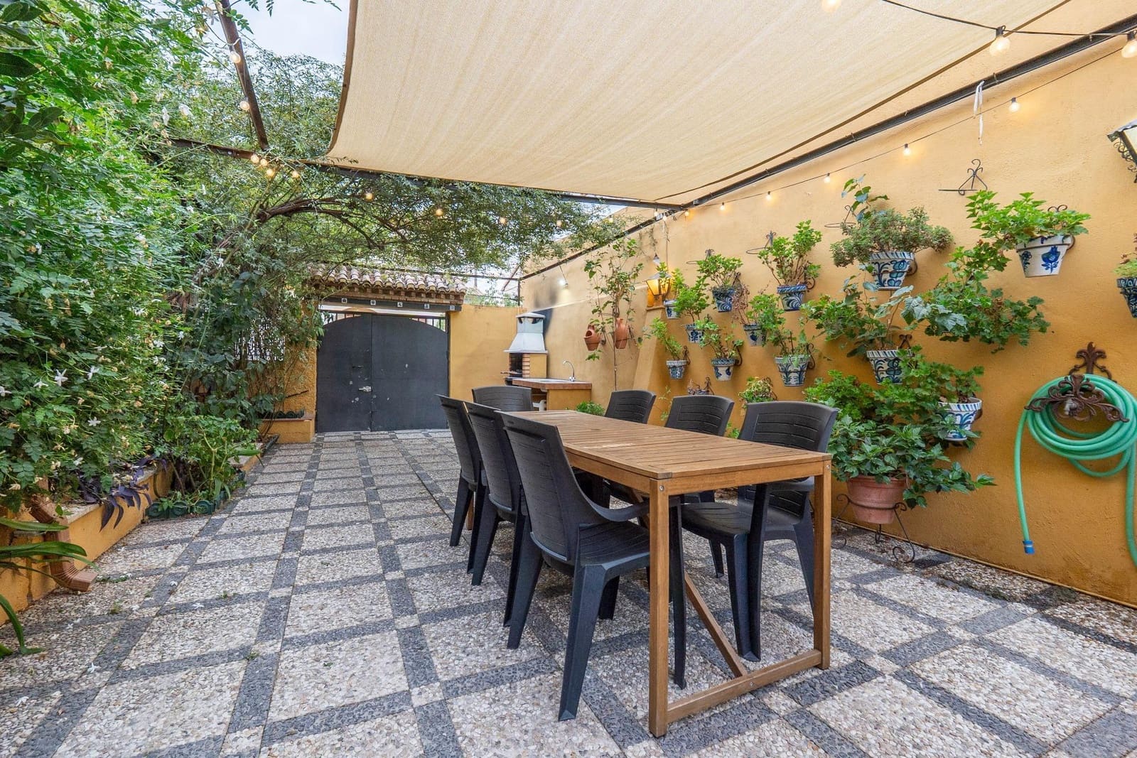 4 sypialnia Dom blizniak na sprzedaż w Huetor Vega z basenem - 315 000 € (Ref: 9720117)