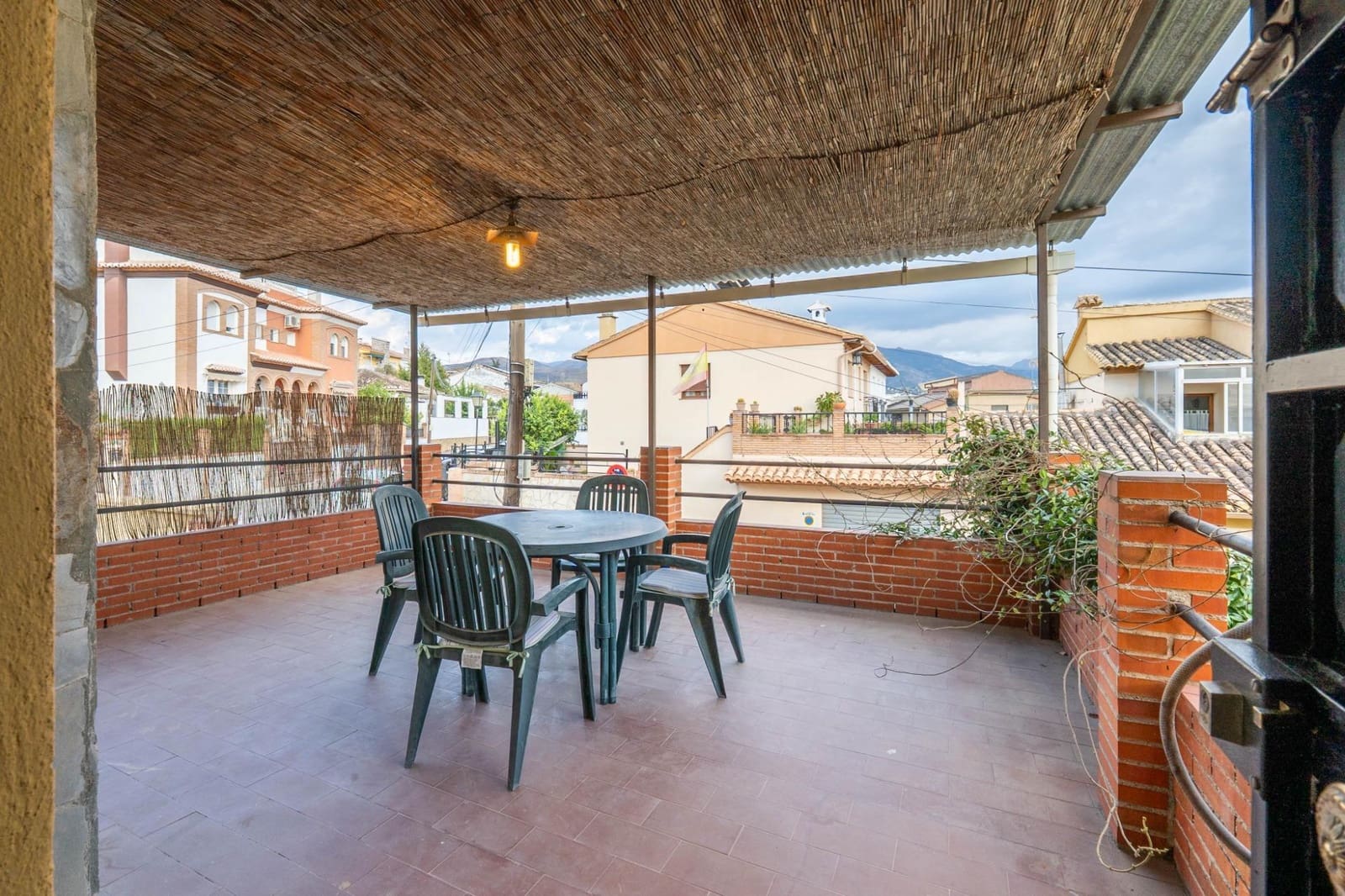 4 sypialnia Dom blizniak na sprzedaż w Huetor Vega z basenem - 315 000 € (Ref: 9720117)