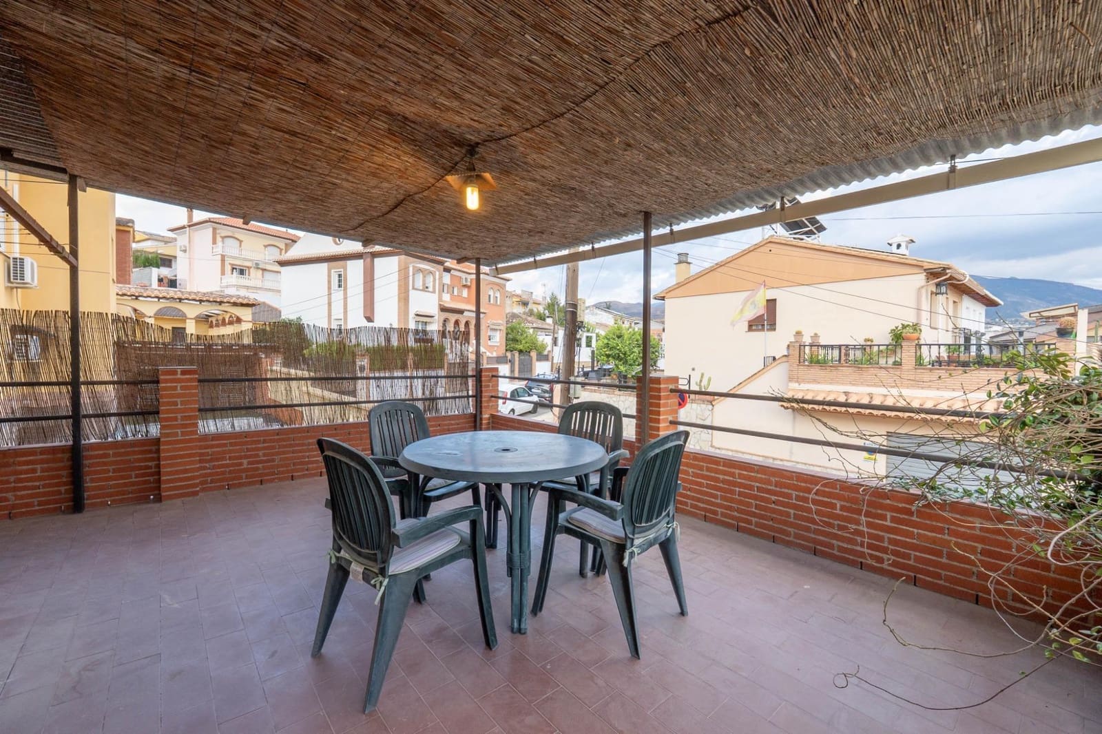 4 sypialnia Dom blizniak na sprzedaż w Huetor Vega z basenem - 315 000 € (Ref: 9720117)