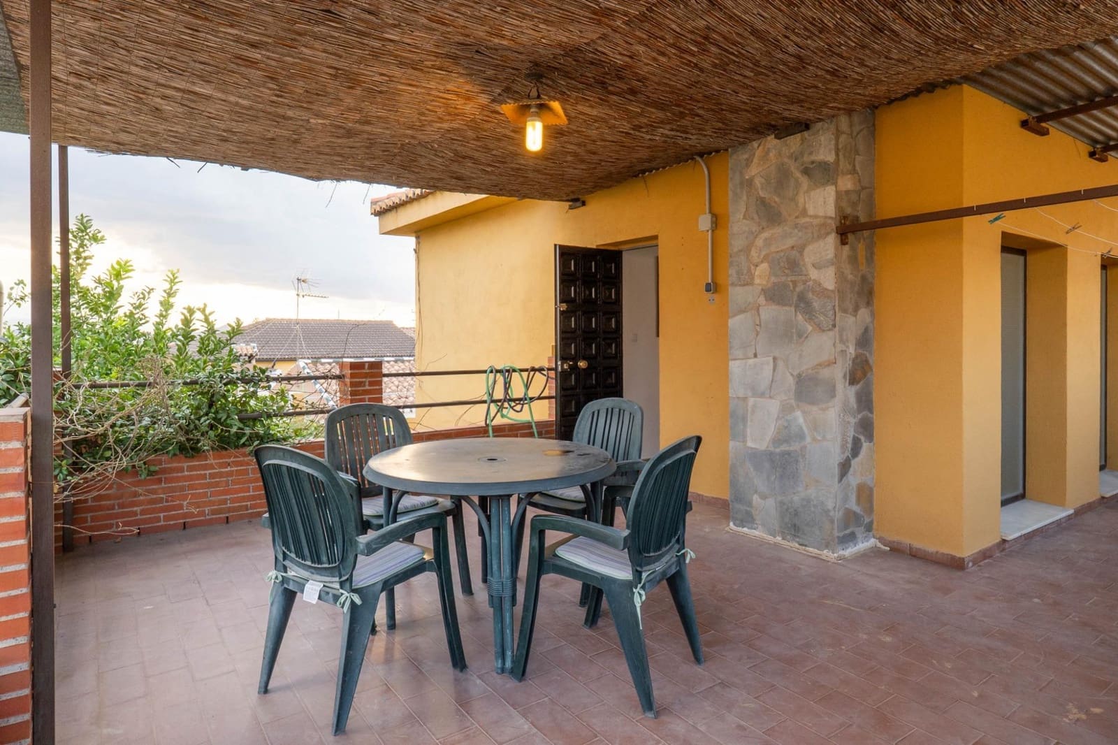 4 sypialnia Dom blizniak na sprzedaż w Huetor Vega z basenem - 315 000 € (Ref: 9720117)