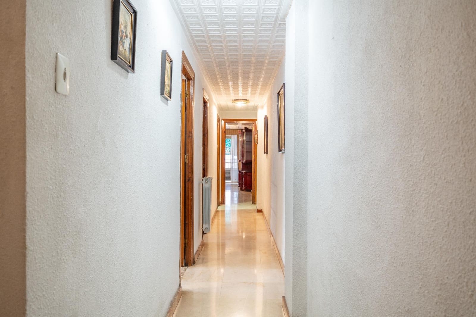 4 bedroom Flat for sale in Granada city with garage - € 375,000 (Ref: 9721817)