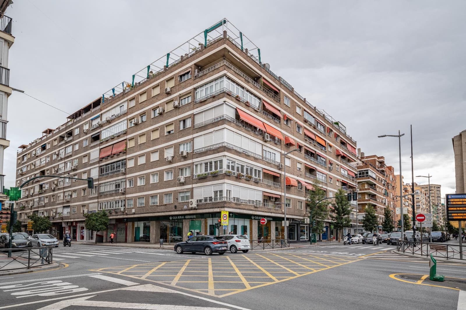 4 bedroom Flat for sale in Granada city with garage - € 375,000 (Ref: 9721817)