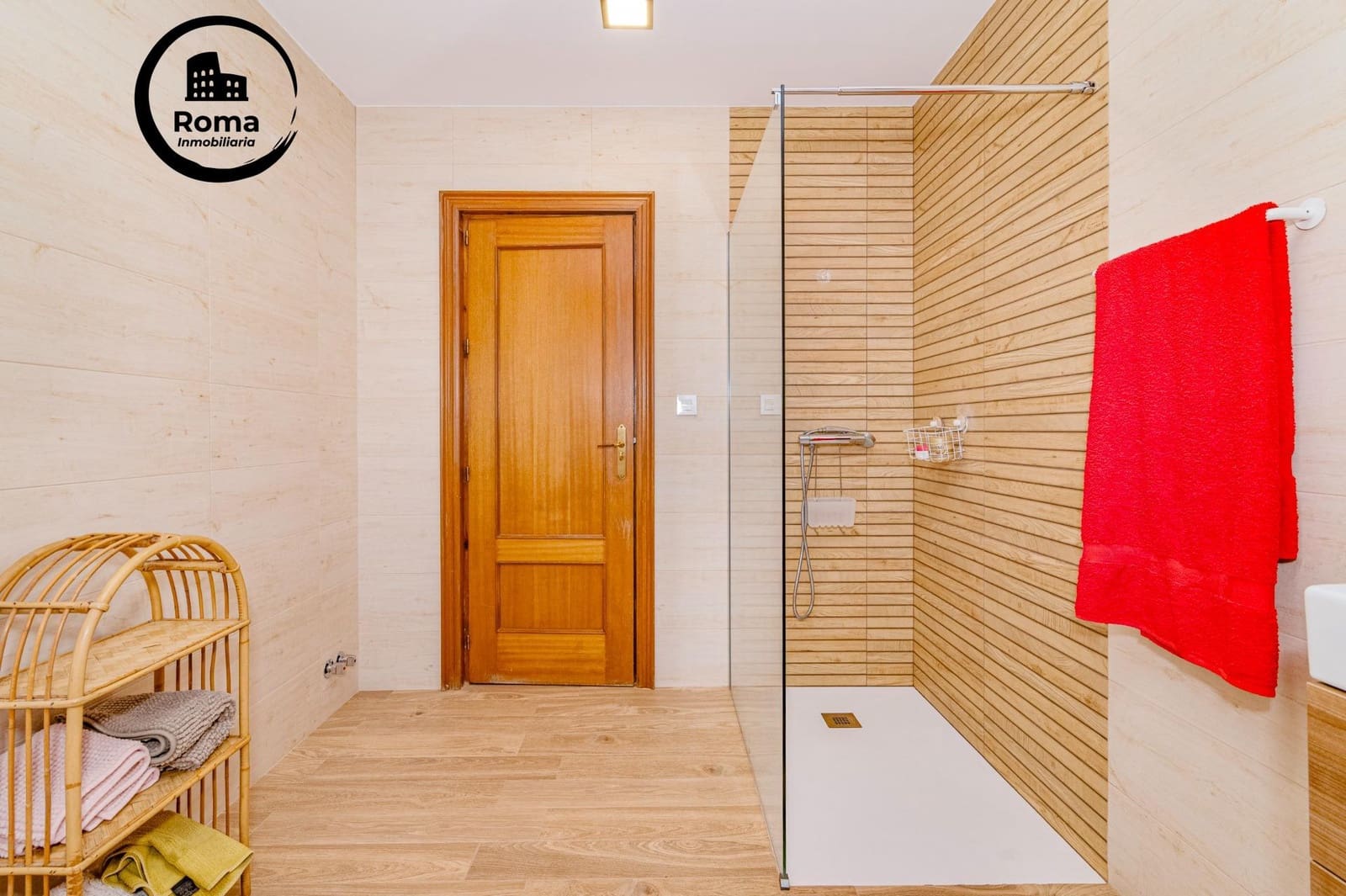 6 bedroom Villa for sale in Gojar with garage - € 480,000 (Ref: 9721819)